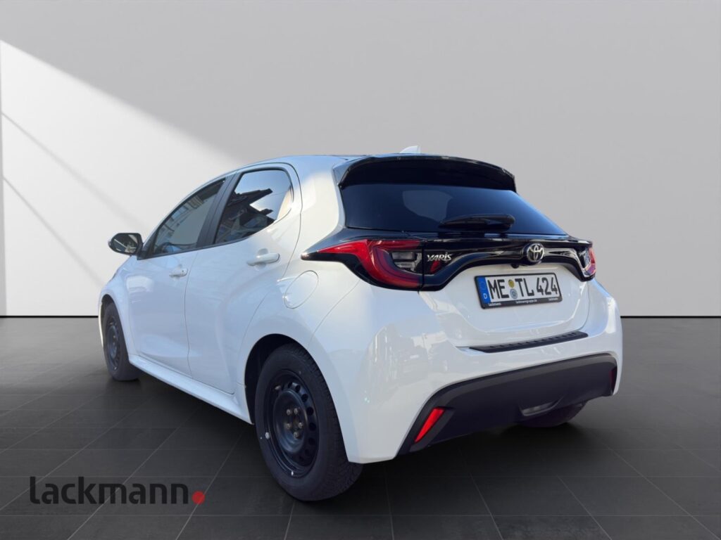 Toyota Yaris Exposé-Bild 6