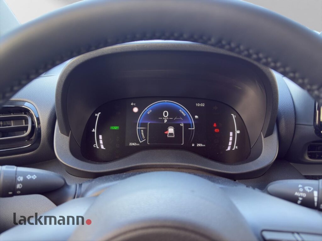 Toyota Yaris Exposé-Bild 14