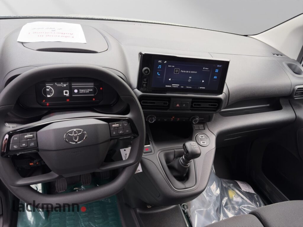 Toyota Proace City Exposé-Bild 10