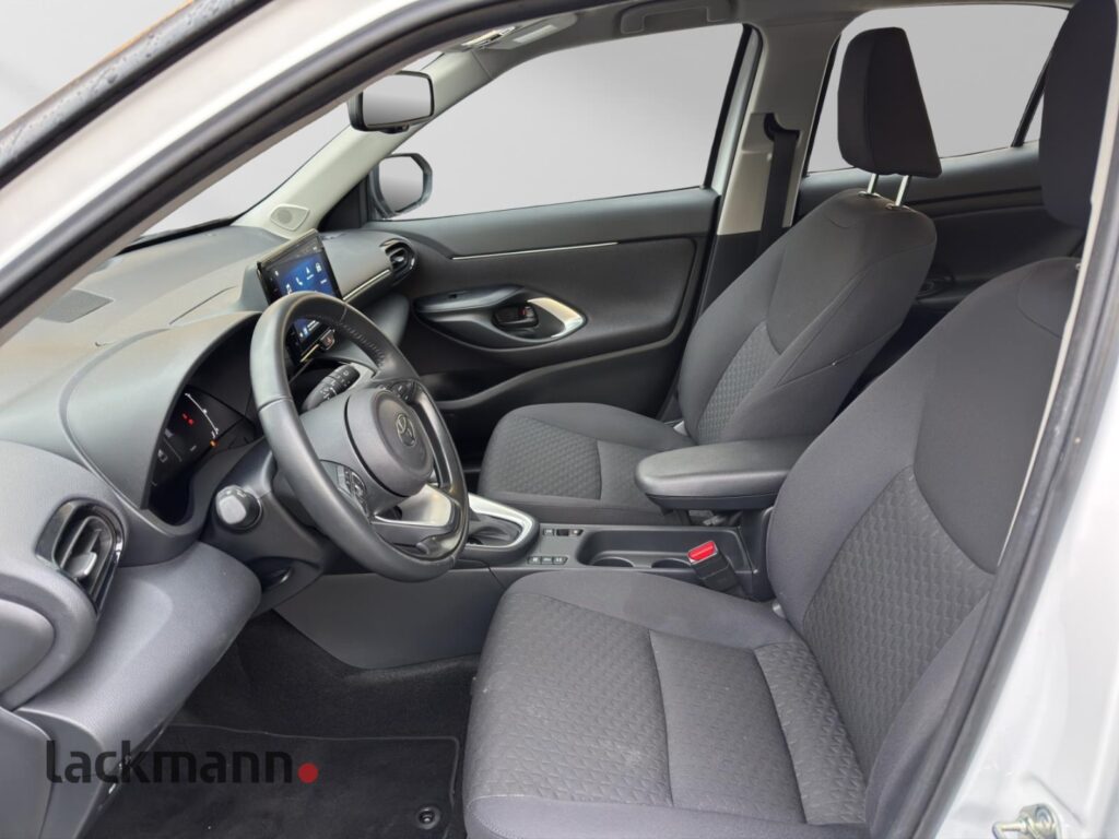 Toyota Yaris Cross Exposé-Bild 8