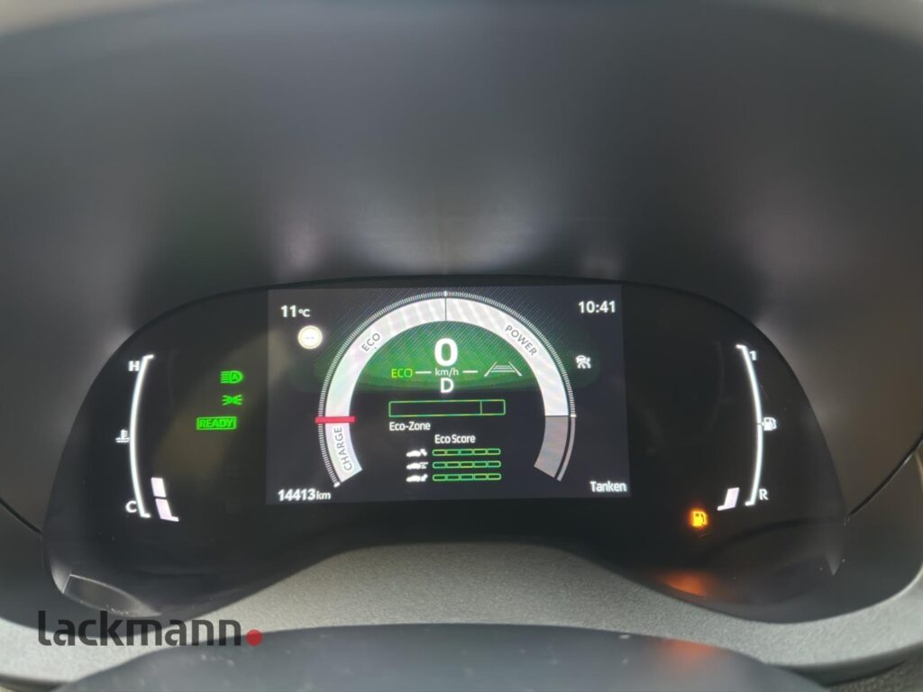 Toyota Yaris Cross Exposé-Bild 14