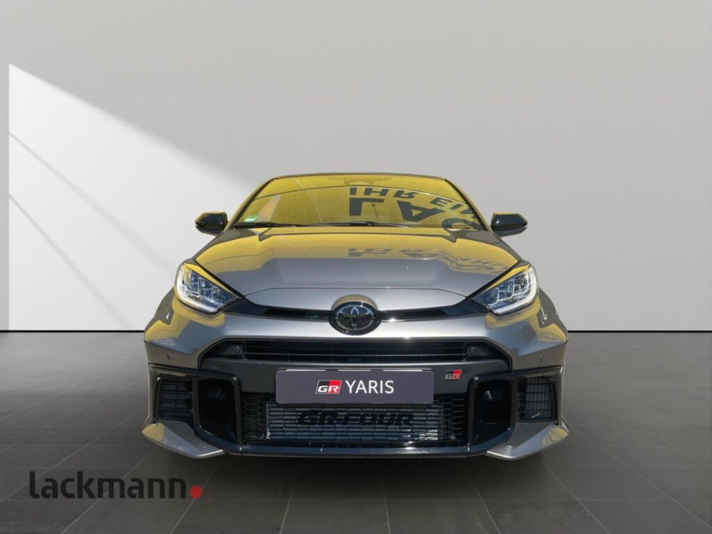 Toyota Yaris Exposé-Bild 2