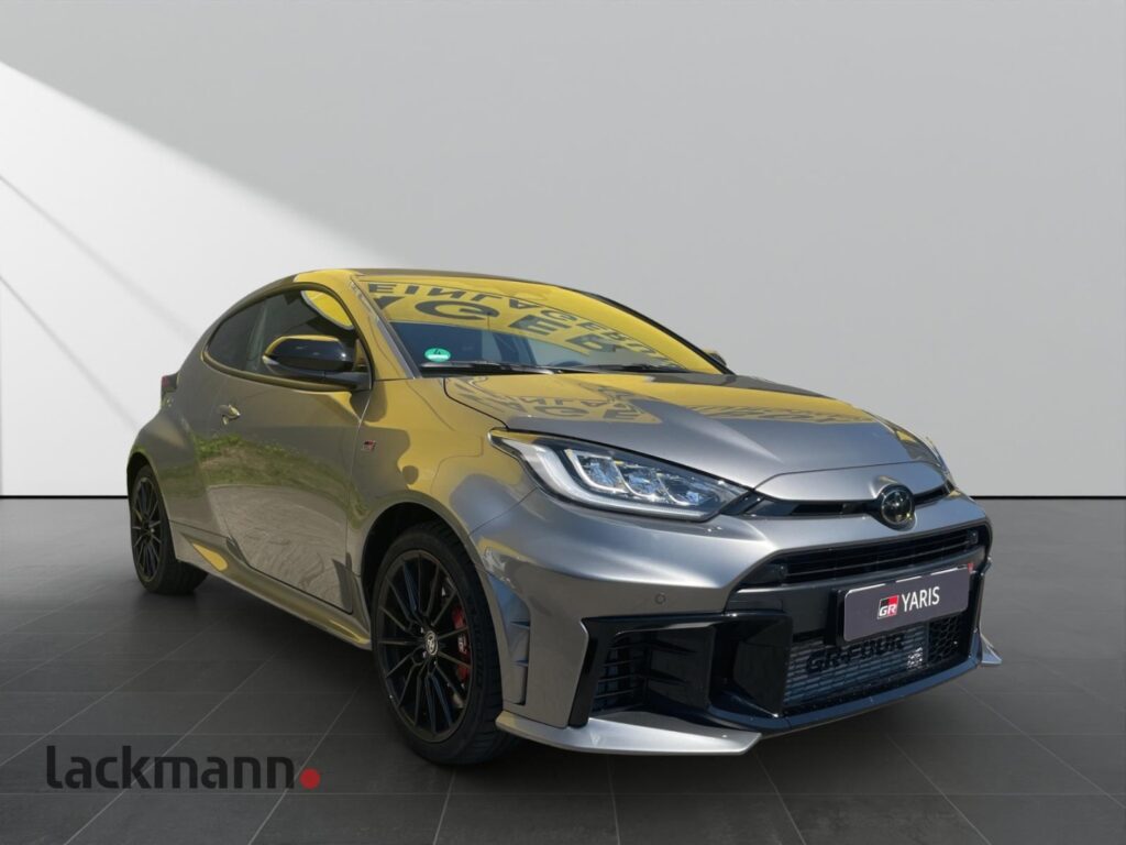 Toyota Yaris Exposé-Bild 3