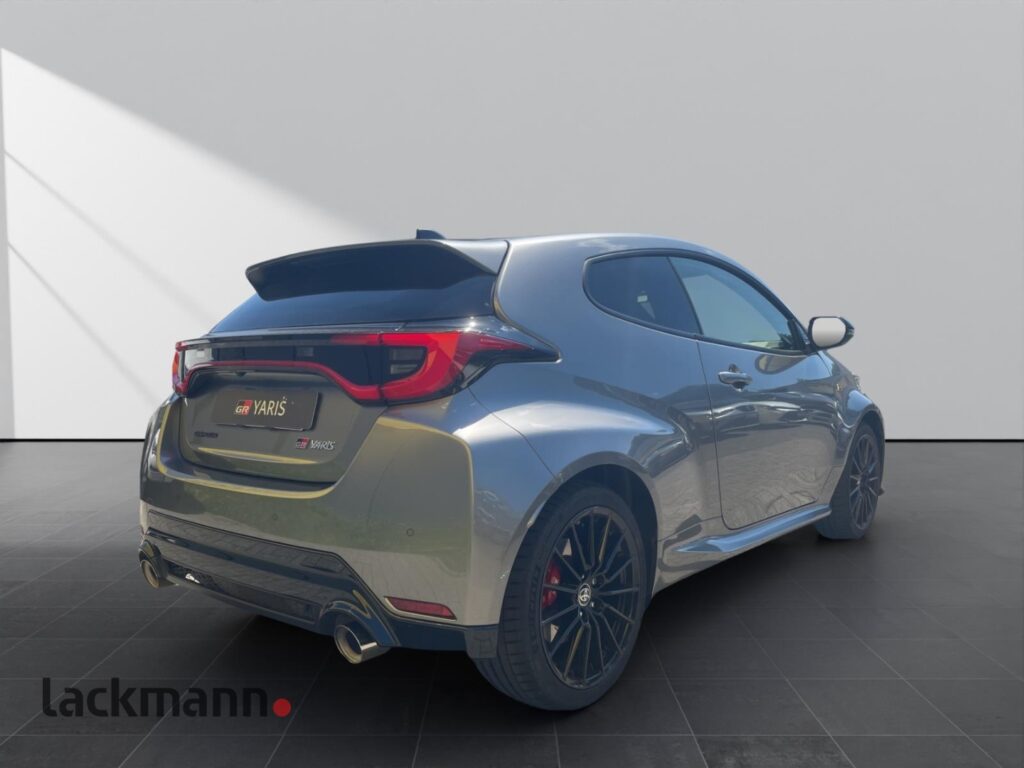 Toyota Yaris Exposé-Bild 4