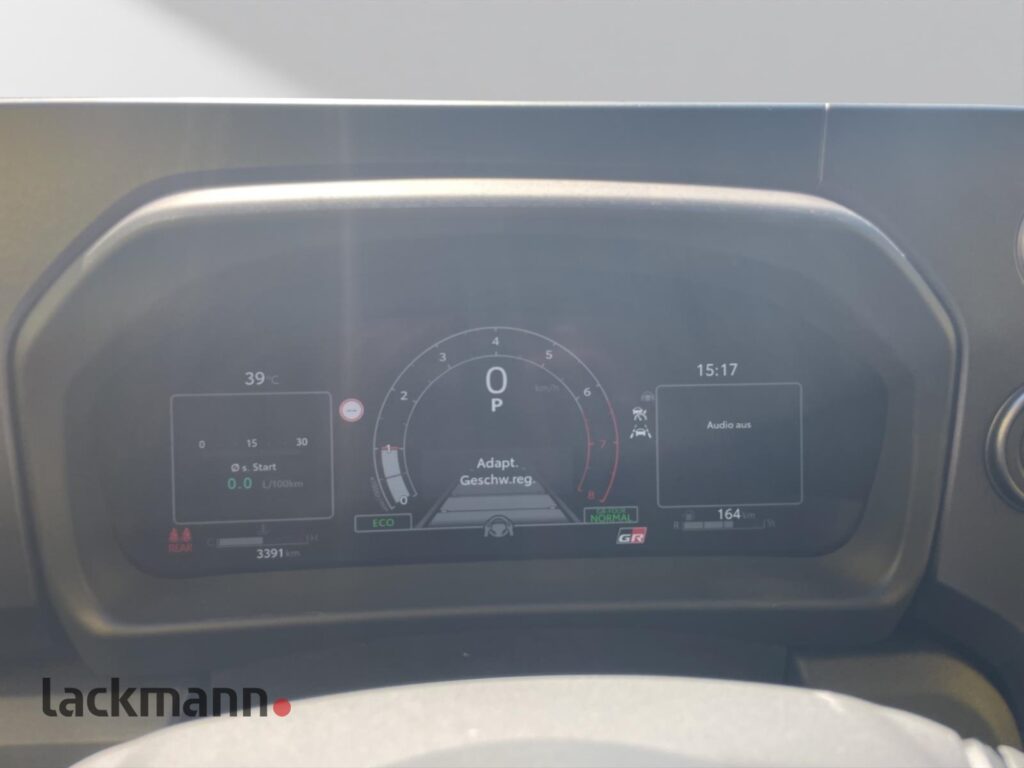 Toyota Yaris Exposé-Bild 14