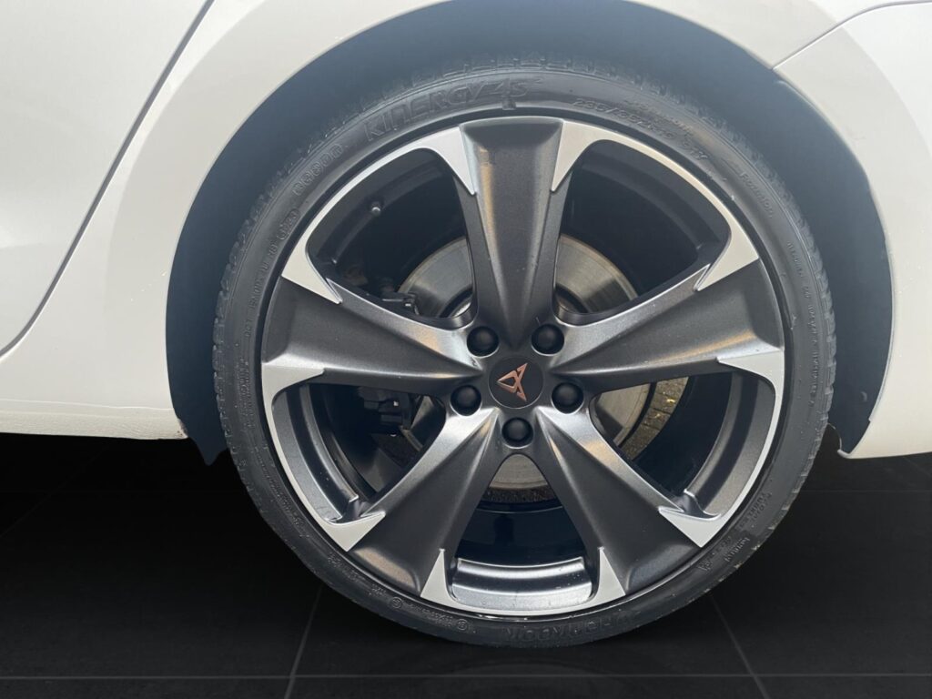 Cupra Leon Exposé-Bild 13