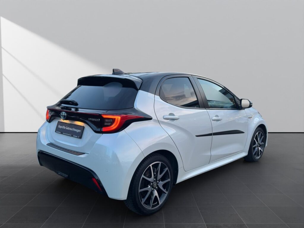 Toyota Yaris Exposé-Bild 4