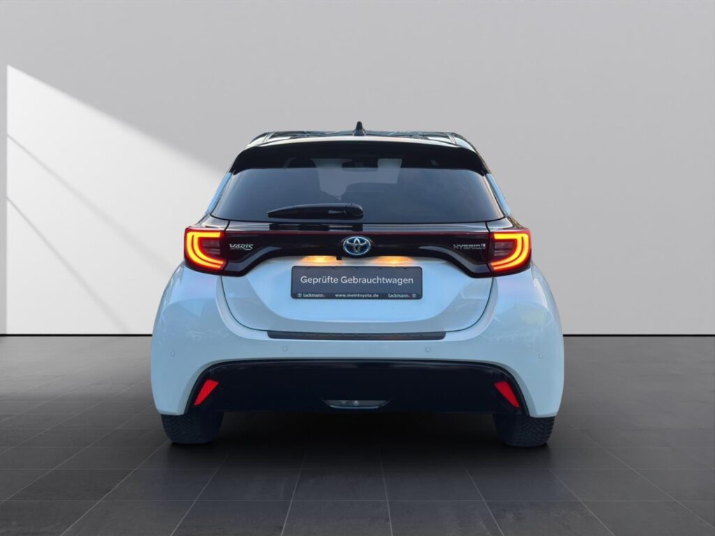 Toyota Yaris Exposé-Bild 6