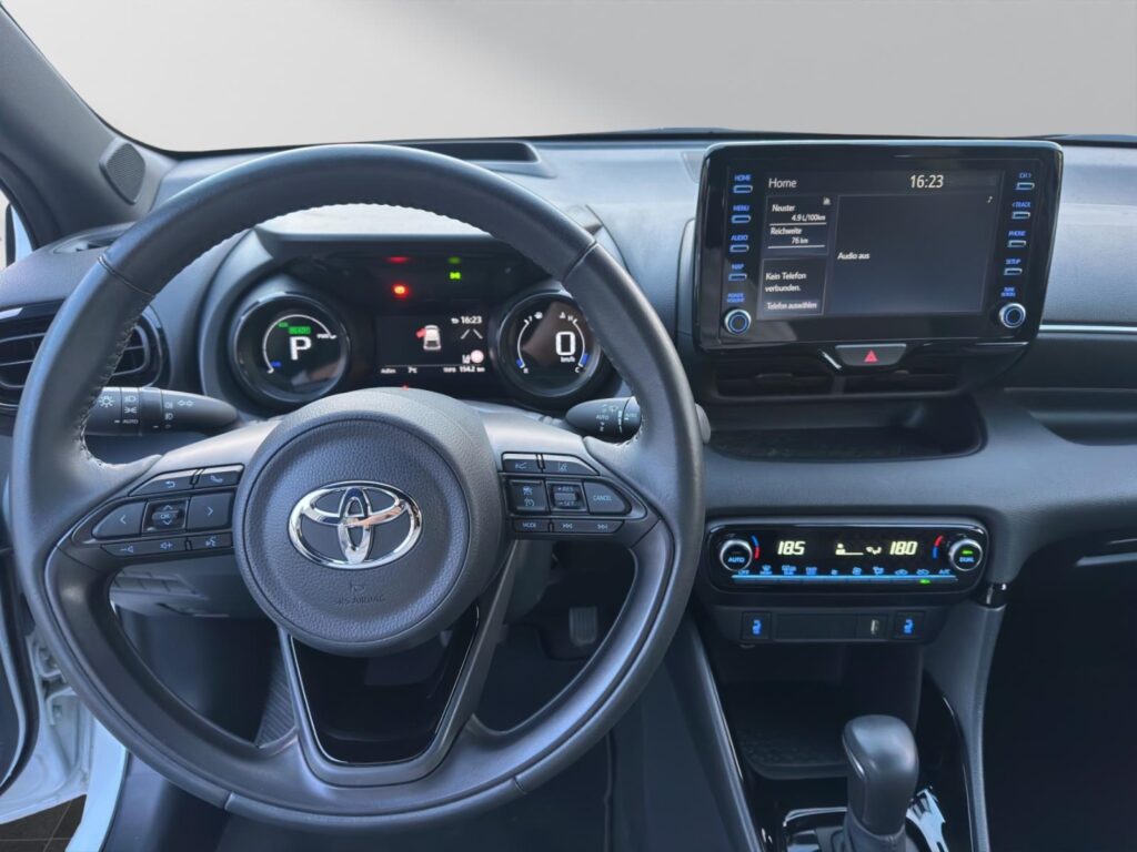 Toyota Yaris Exposé-Bild 10