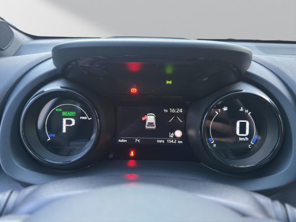 Toyota Yaris Exposé-Bild 14