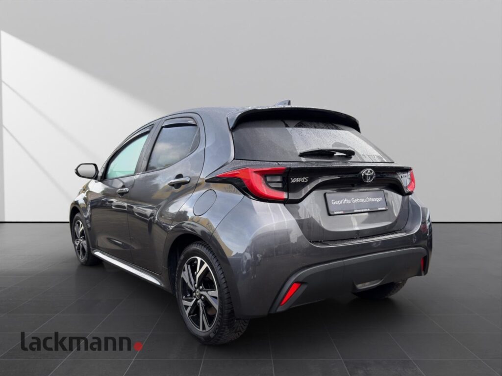 Toyota Yaris Exposé-Bild 5