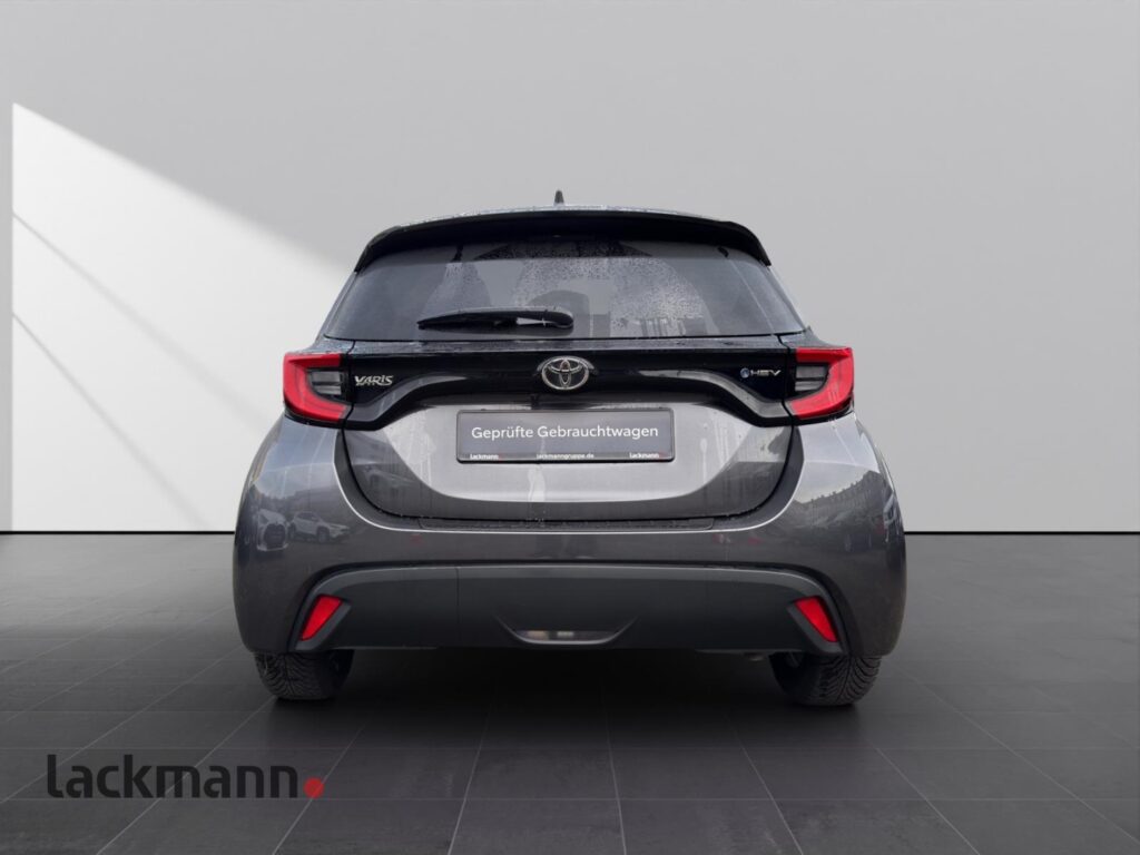 Toyota Yaris Exposé-Bild 6