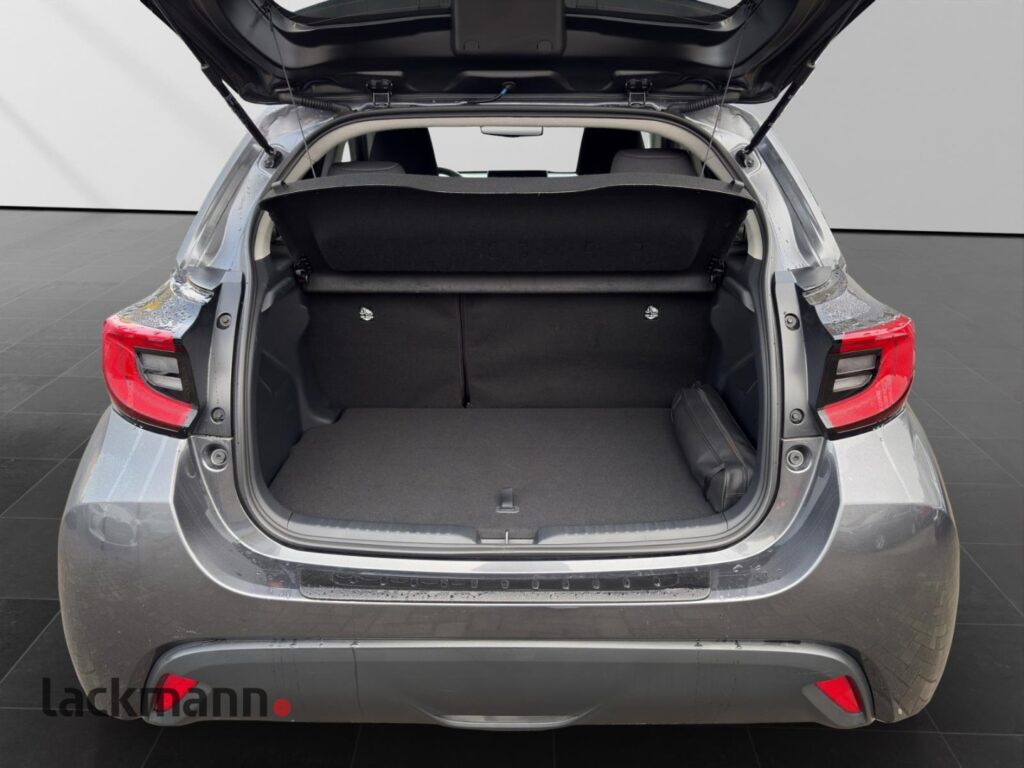 Toyota Yaris Exposé-Bild 7