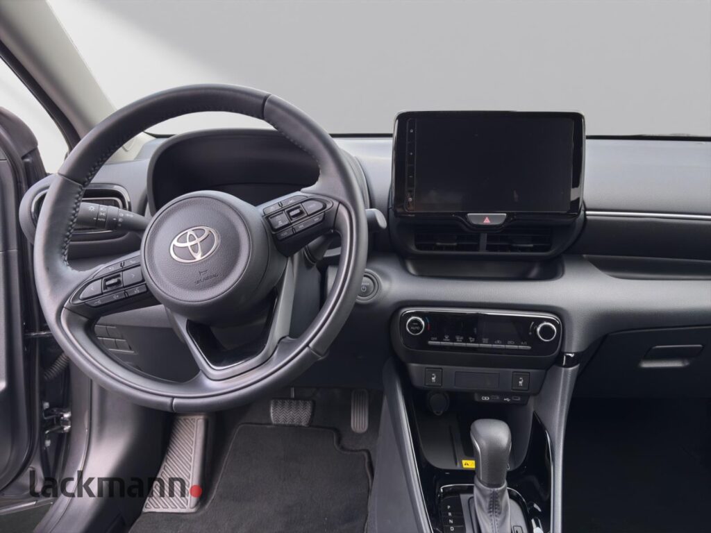 Toyota Yaris Exposé-Bild 10