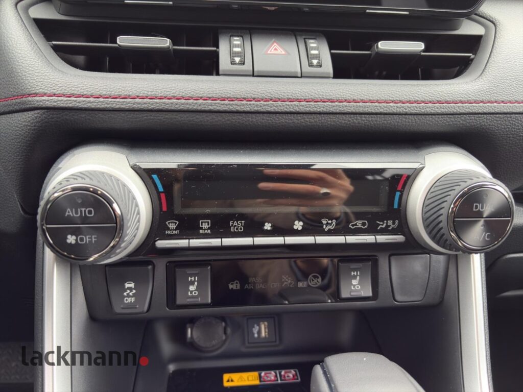 Toyota RAV 4 Exposé-Bild 12