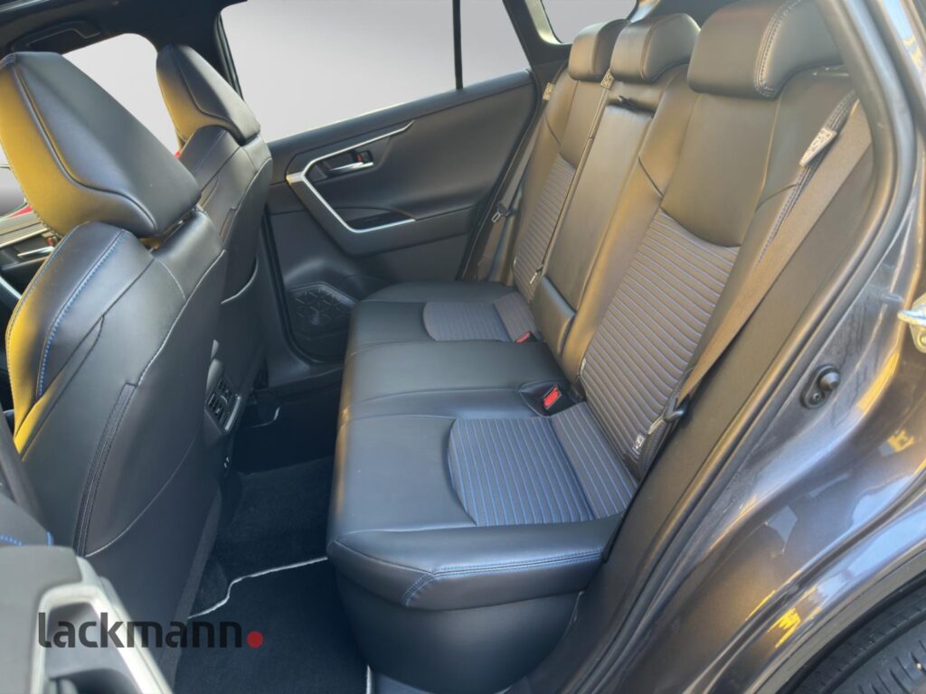 Toyota RAV 4 Exposé-Bild 9