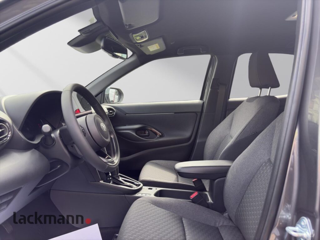 Toyota Yaris Cross Exposé-Bild 7