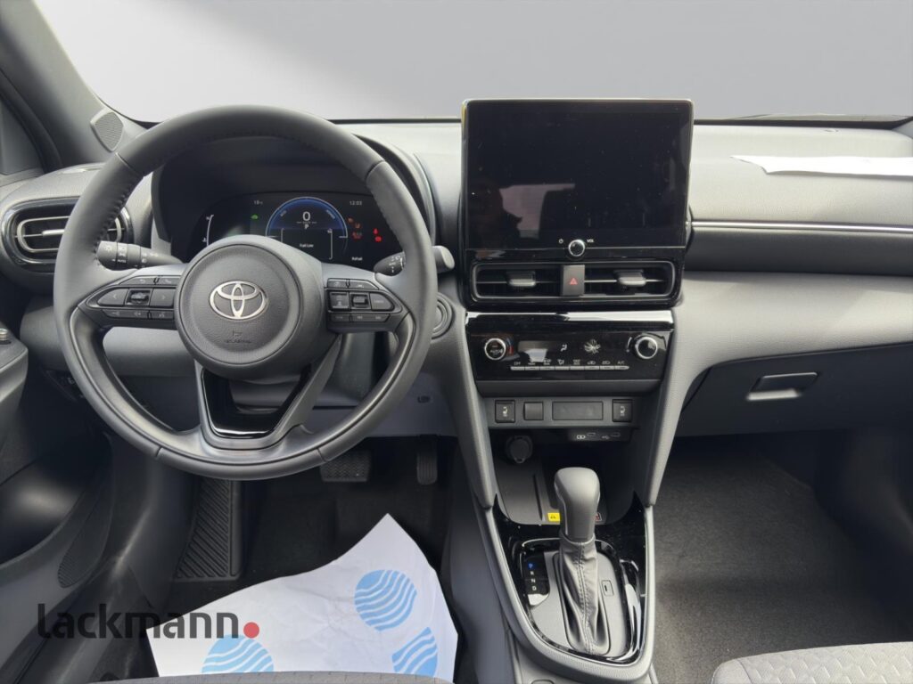 Toyota Yaris Cross Exposé-Bild 9