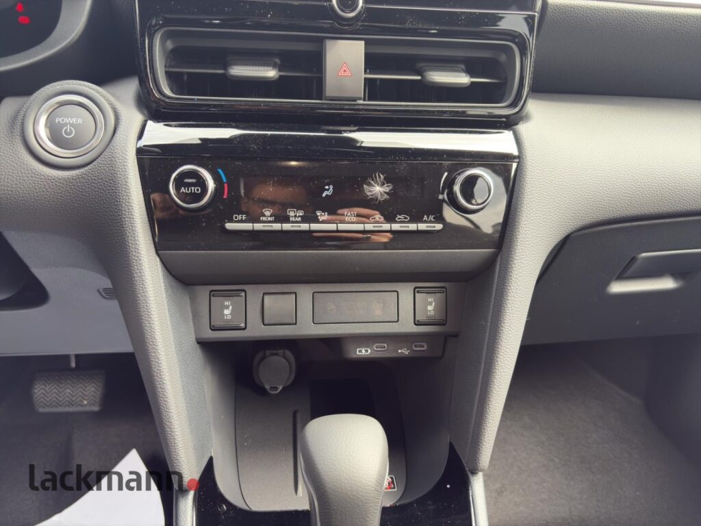 Toyota Yaris Cross Exposé-Bild 10