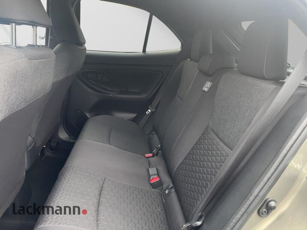 Toyota Yaris Cross Exposé-Bild 9