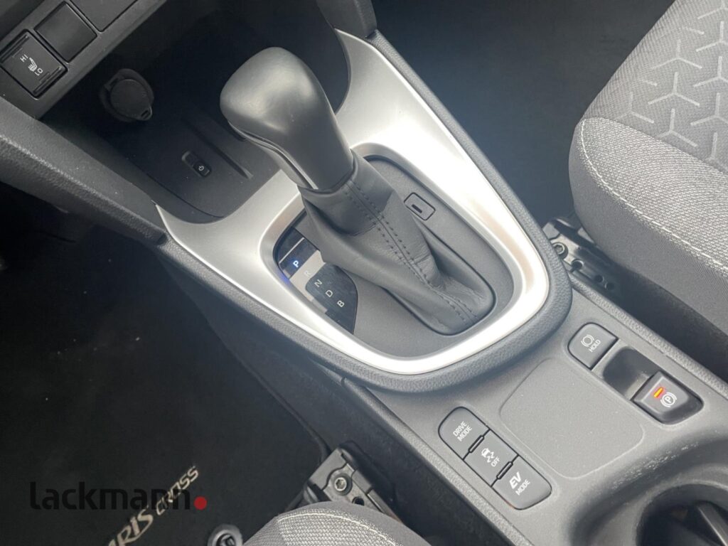 Toyota Yaris Cross Exposé-Bild 12