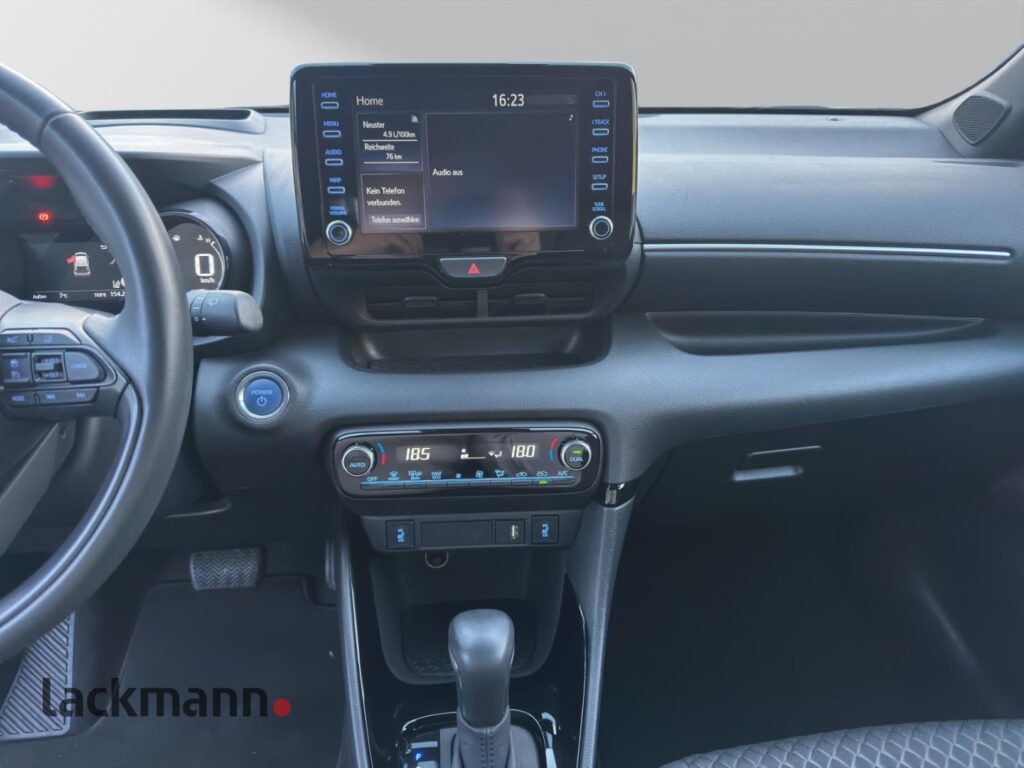 Toyota Yaris Exposé-Bild 12