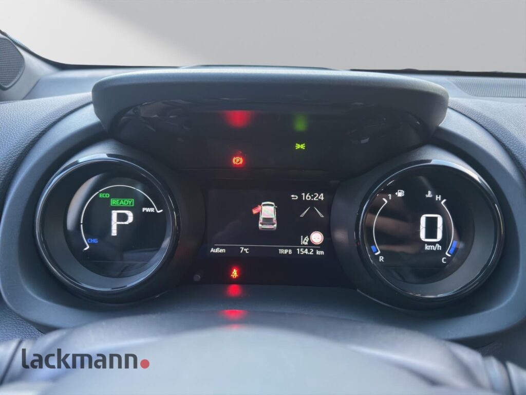 Toyota Yaris Exposé-Bild 14