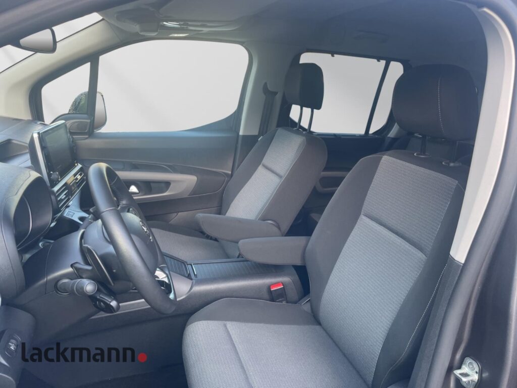 Toyota Proace City Exposé-Bild 11