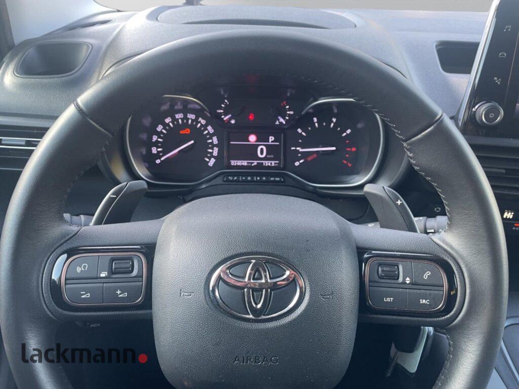 Toyota Proace City Exposé-Bild 13