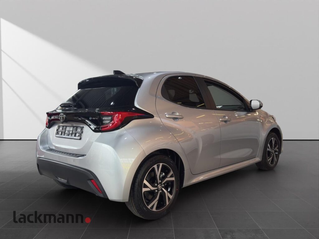 Toyota Yaris Exposé-Bild 4