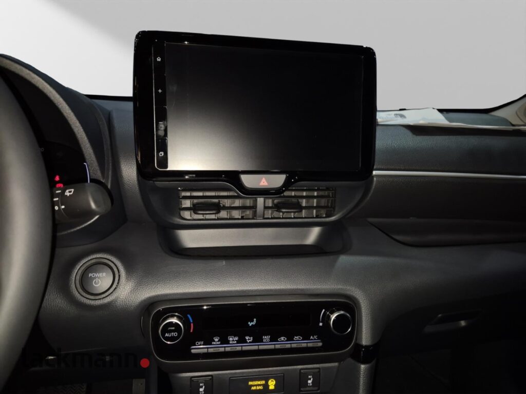 Toyota Yaris Exposé-Bild 5