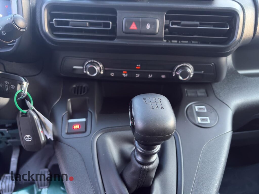 Toyota Proace City Exposé-Bild 11