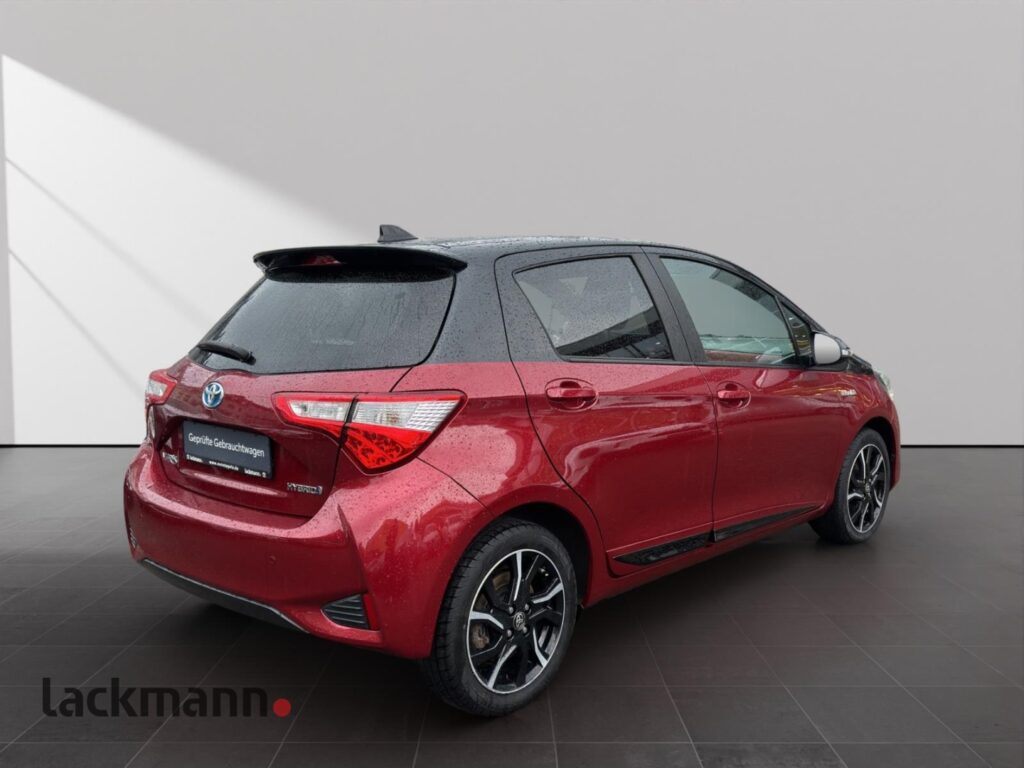 Toyota Yaris Exposé-Bild 4