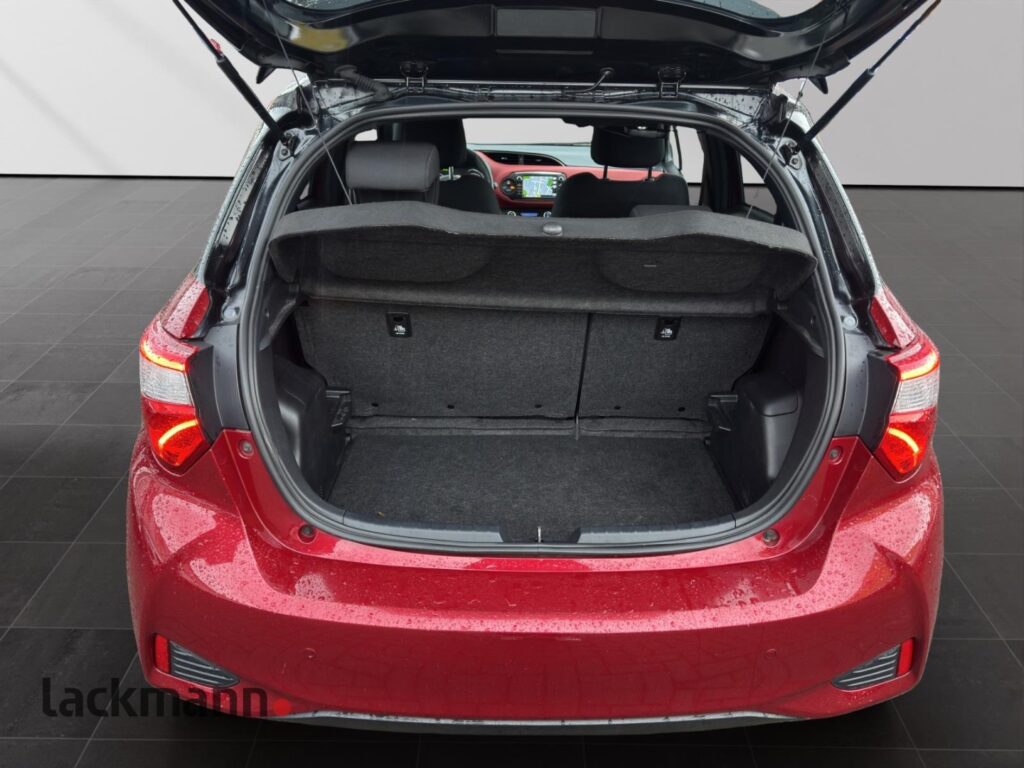 Toyota Yaris Exposé-Bild 7