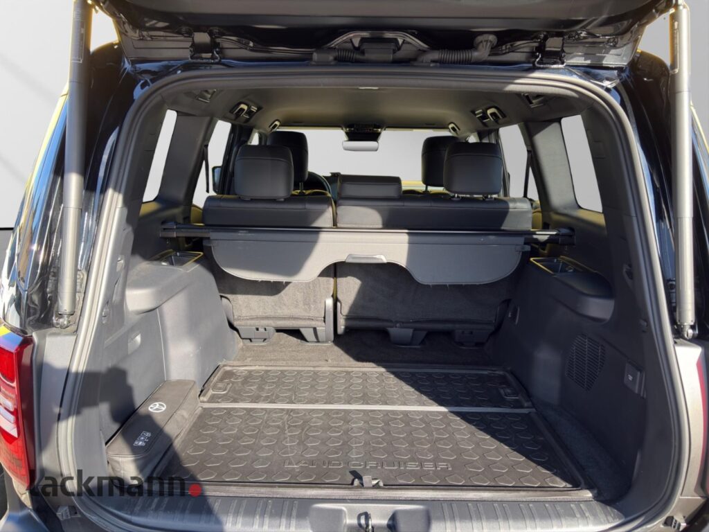 Toyota Land Cruiser Exposé-Bild 7
