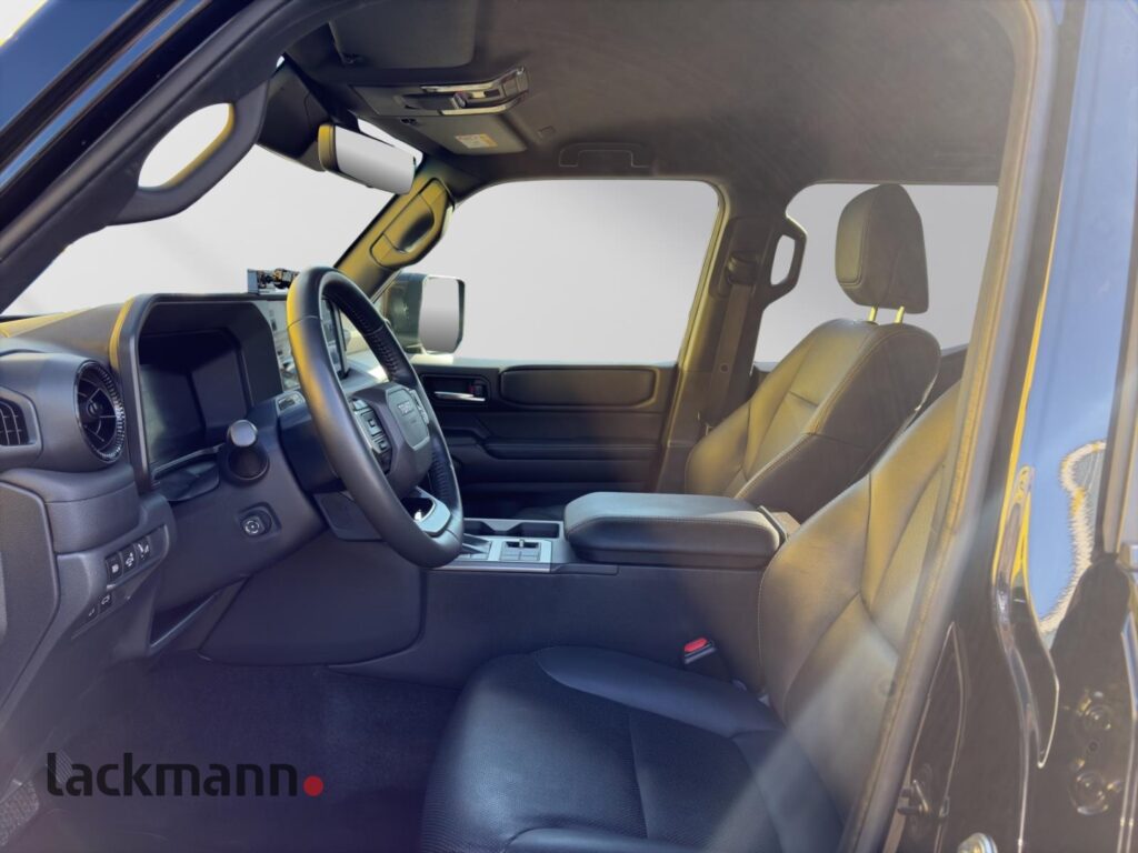 Toyota Land Cruiser Exposé-Bild 8