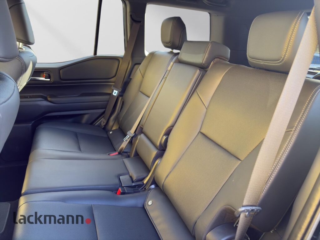 Toyota Land Cruiser Exposé-Bild 9