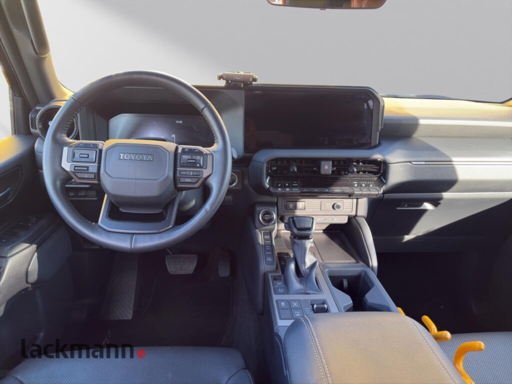 Toyota Land Cruiser Exposé-Bild 10