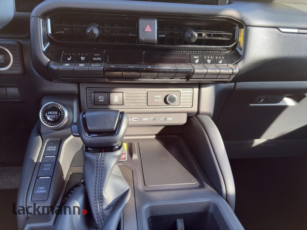 Toyota Land Cruiser Exposé-Bild 12